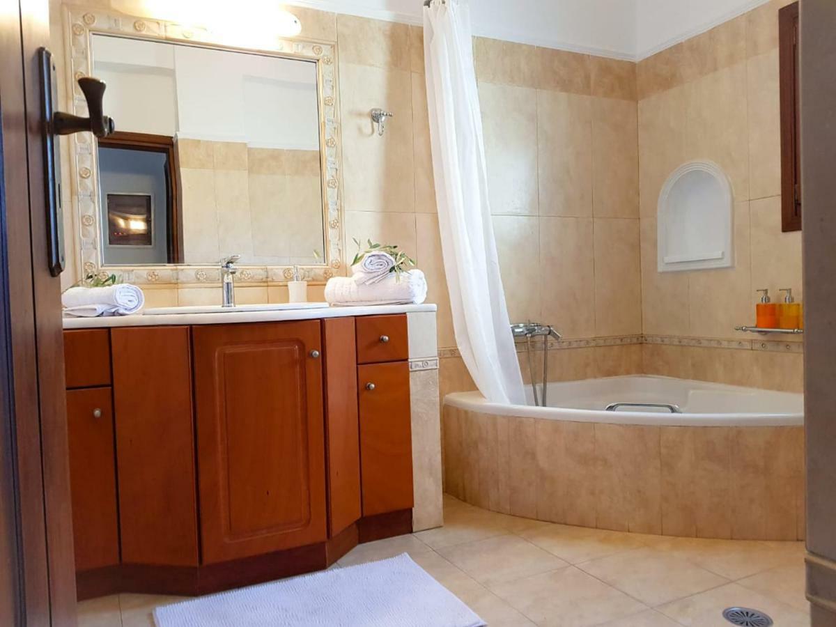 Sunshine House For 9, Cozy Set Up,Verandas, Sea View. Karterados  Bagian luar foto