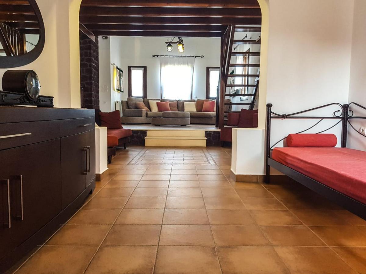 Sunshine House For 9, Cozy Set Up,Verandas, Sea View. Karterados  Bagian luar foto